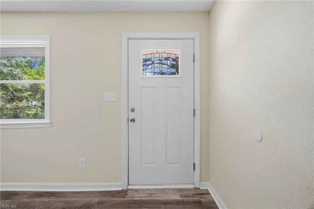 9316 Davenport RD, GLOUCESTER VA 23061 - Photo 5