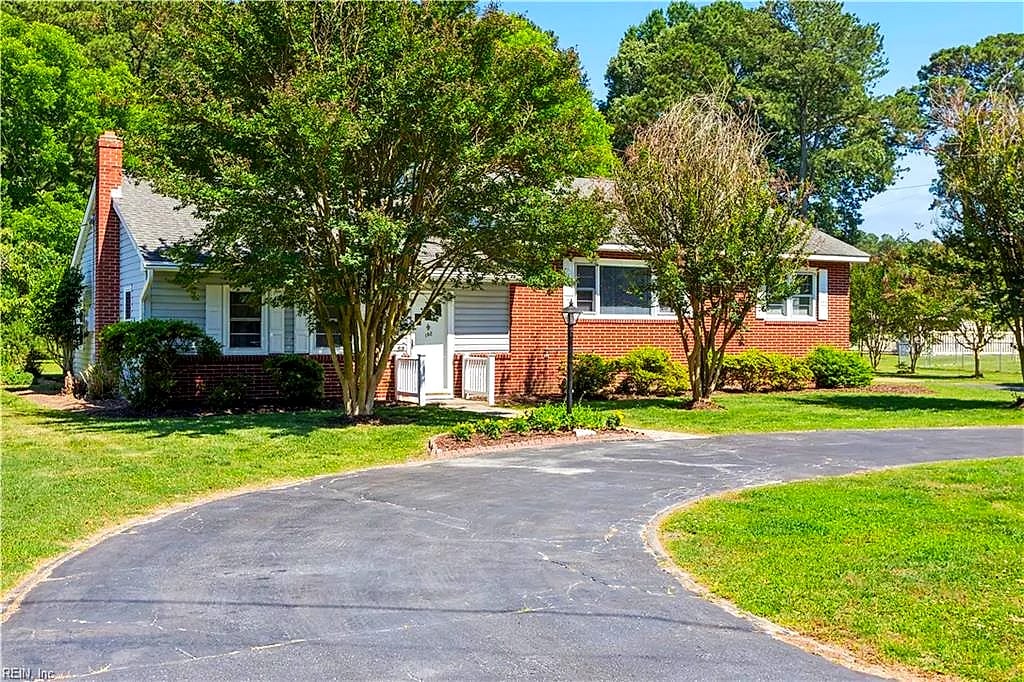 192 Emmaus RD, Poquoson — 3 bed Residential, 2,047 sqft