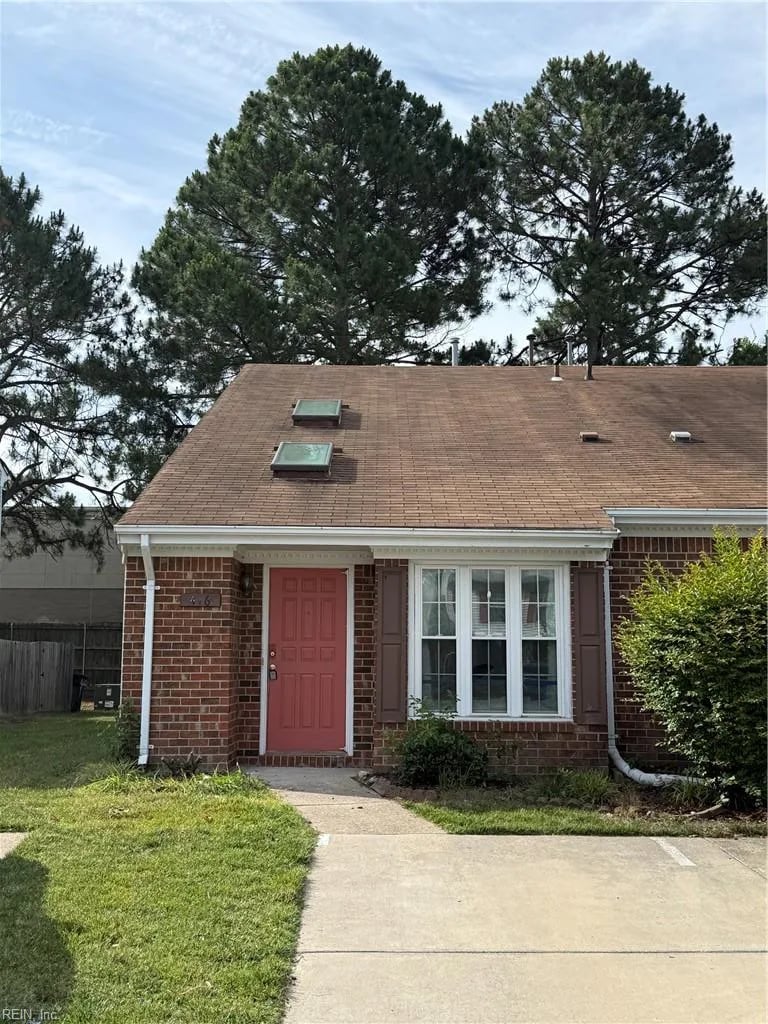 416 Hollomon DR, HAMPTON VA 23666