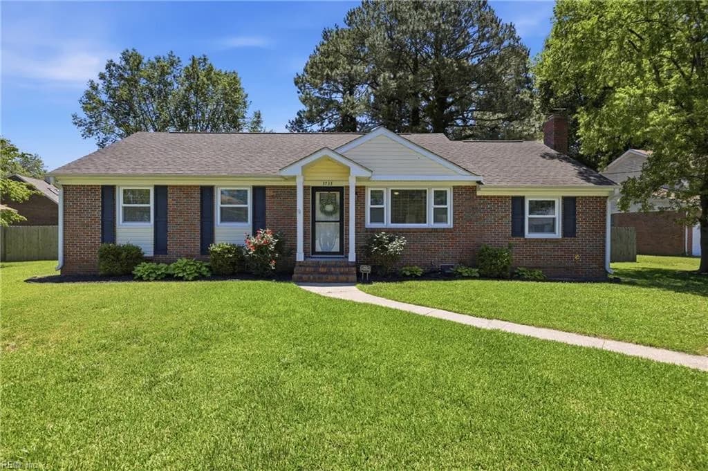 3733 Linnet LN, PORTSMOUTH VA 23703 - Main photo