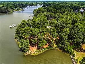 2736 Sterling Point DR, PORTSMOUTH VA 23703 - Main photo