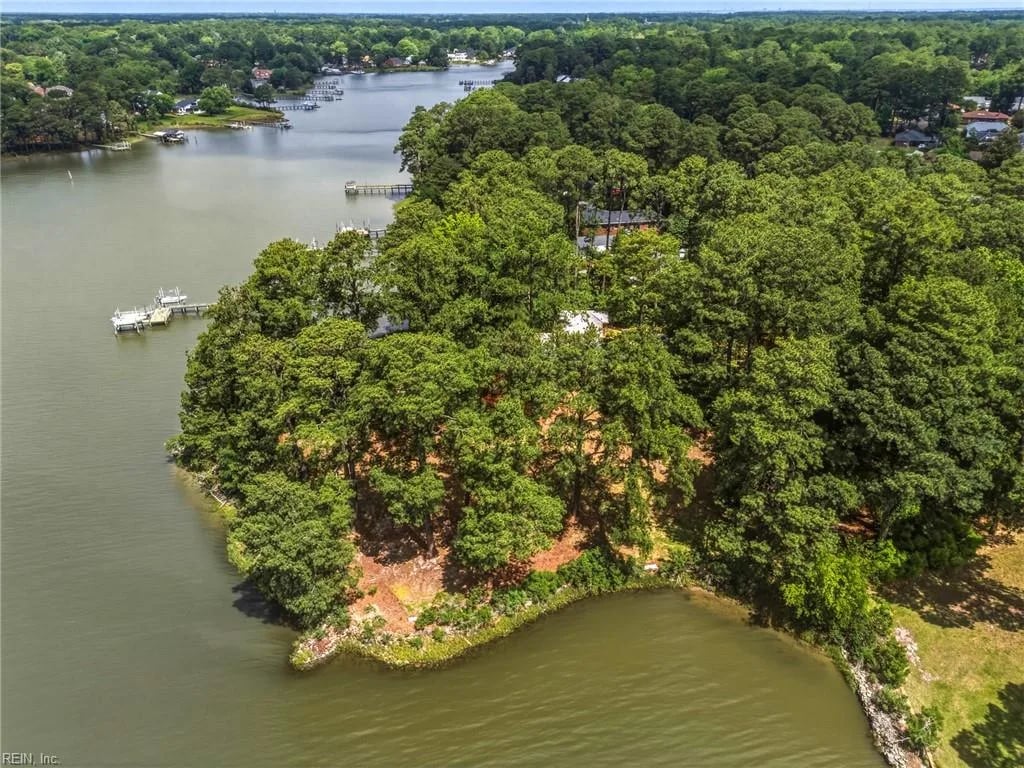 2736 Sterling Point DR, PORTSMOUTH VA 23703
