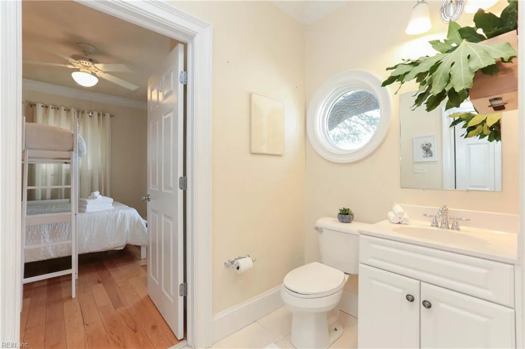 822 W Ocean View AVE, NORFOLK VA 23505 - Photo 4