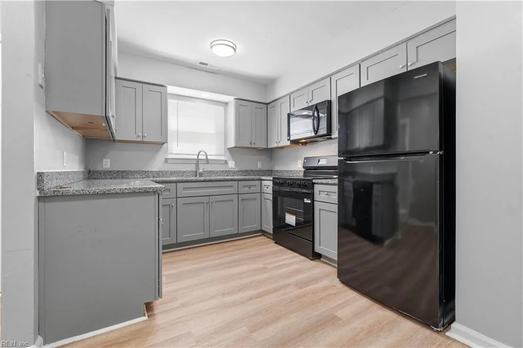 2113 Keller AVE #14, NORFOLK VA 23504 - Photo 5