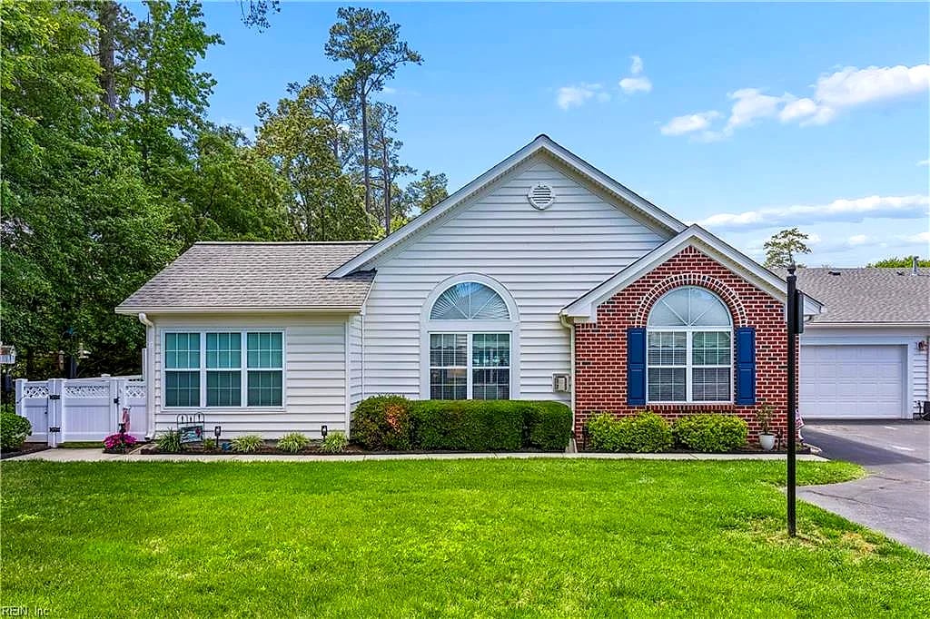 122 Garman LOOP, Yorktown — 3 bed Residential, 1,761 sqft