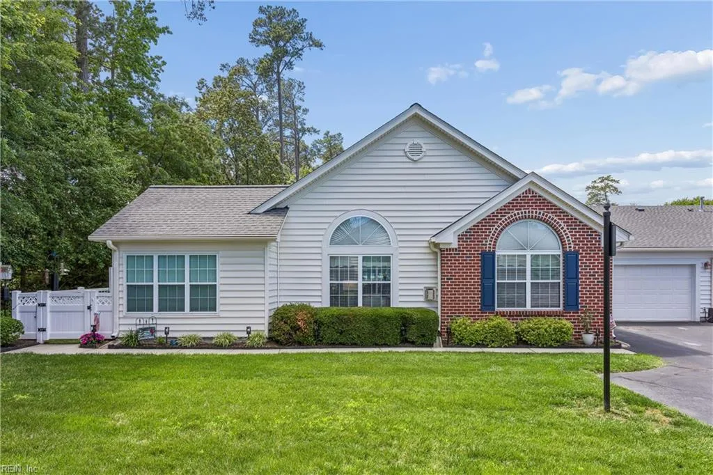 122 Garman LOOP, YORKTOWN VA 23690