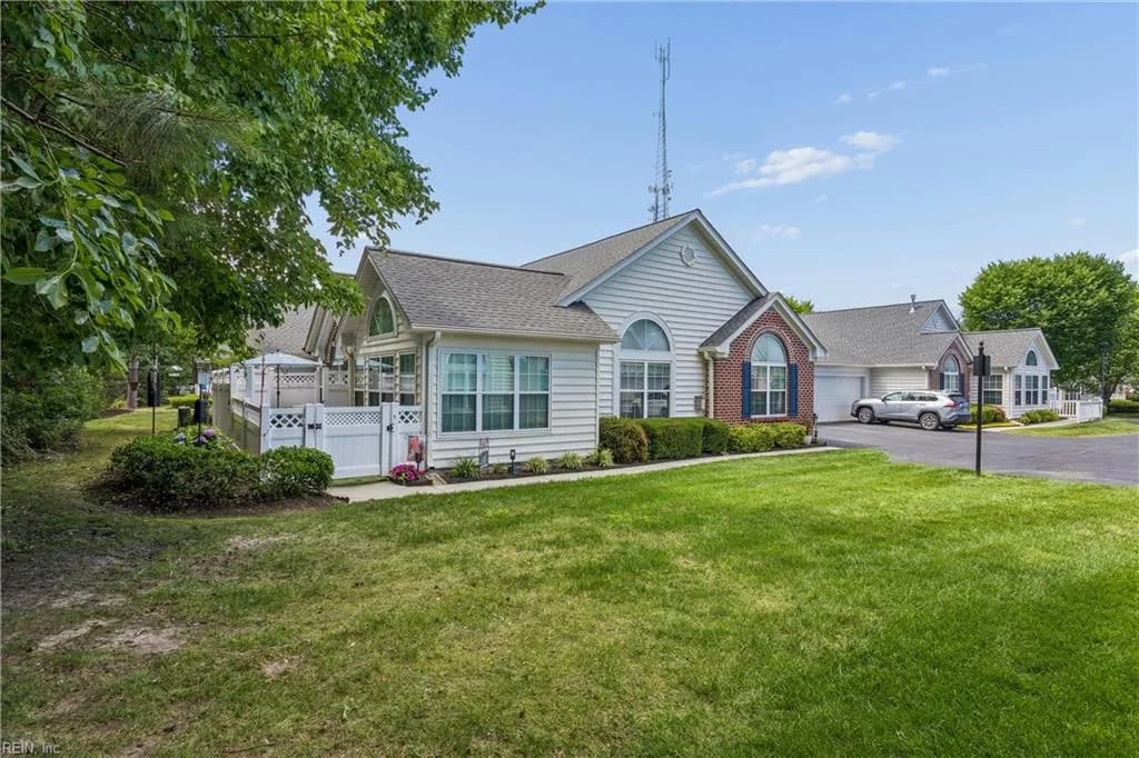 122 Garman LOOP, YORKTOWN VA 23690 - Photo 4