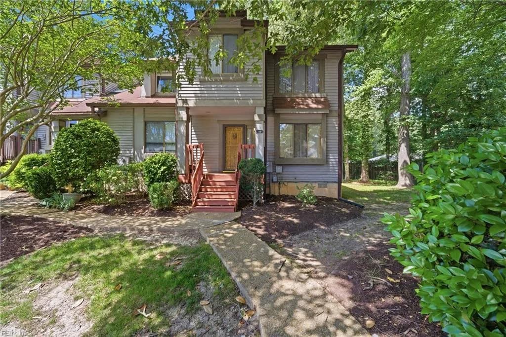 112 Inland View DR, NEWPORTNEWS VA 23603 - Main photo