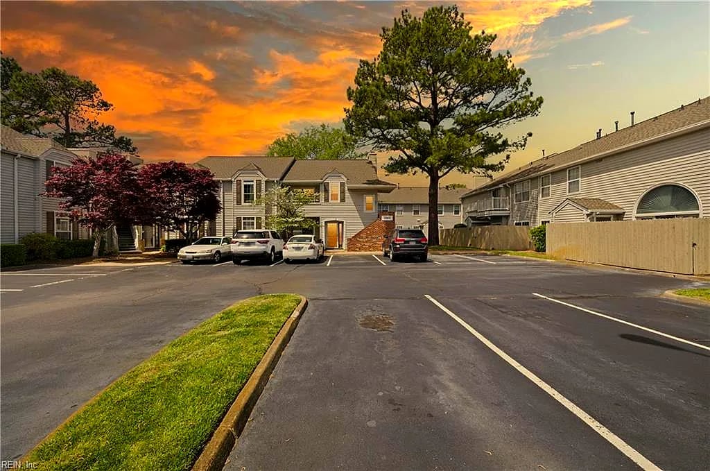 5140 Cypress Point CIR #202, Virginia Beach — 2 bed Residential, 1,412 sqft