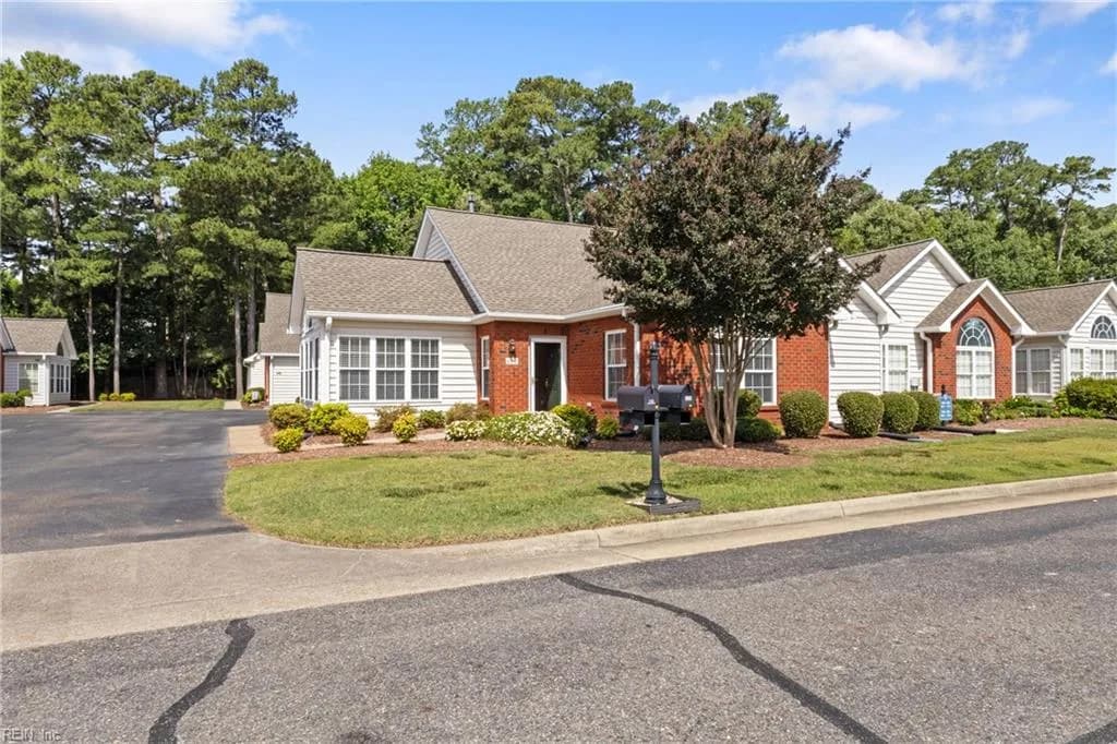 130 Villa DR, POQUOSON VA 23662 - Photo 2