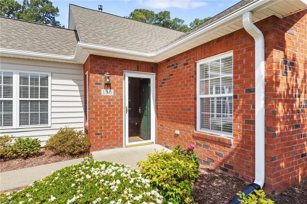 130 Villa DR, POQUOSON VA 23662 - Photo 3