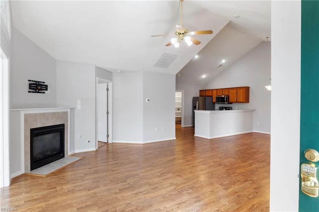 130 Villa DR, POQUOSON VA 23662 - Photo 5