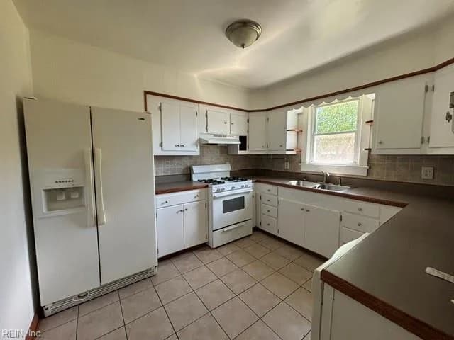 1424 Hawthorne DR, CHESAPEAKE VA 23325 - Photo 5