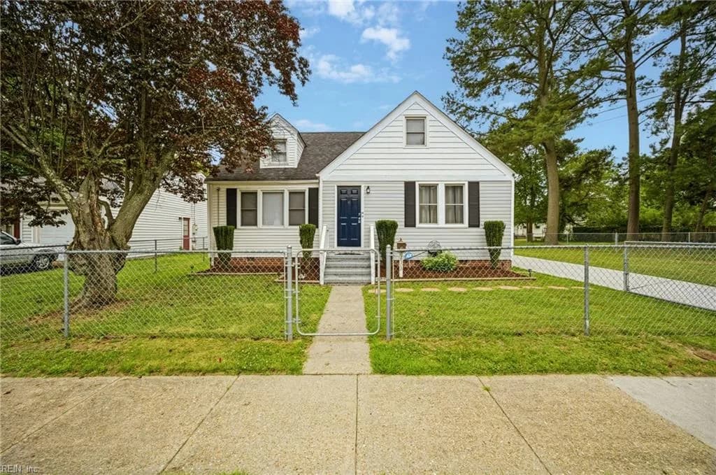 2702 Argonne AVE, NORFOLK VA 23509 - Photo 2