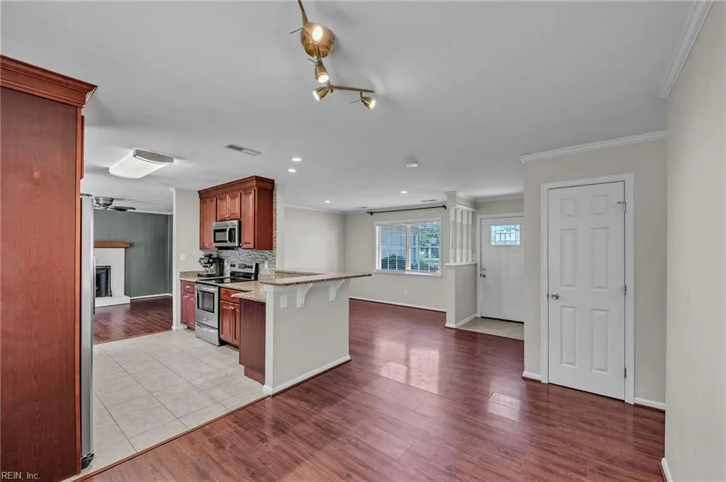 432 Courtney ARCH, VIRGINIABEACH VA 23452 - Photo 3