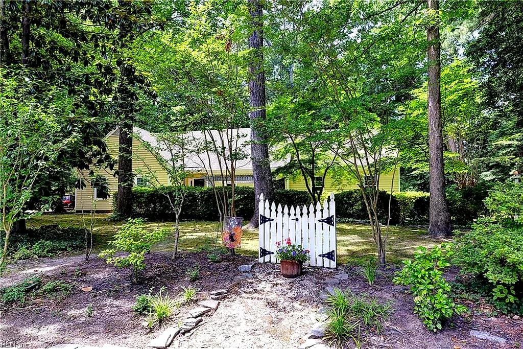 104 Addingtons NONE, Williamsburg — 3 bed Residential, 2,112 sqft