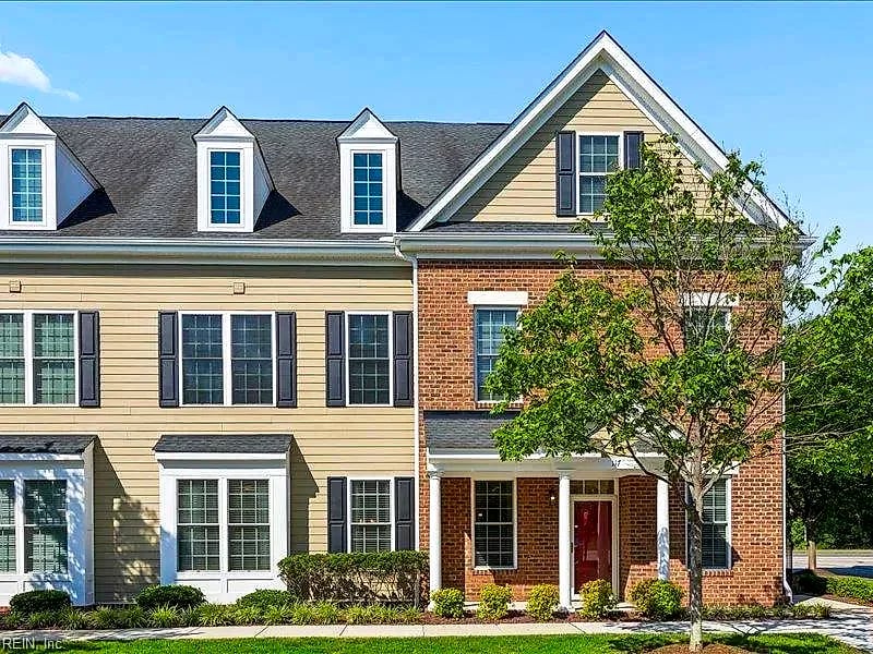 117 Ellery ST #5, Yorktown — 2 bed Residential, 1,322 sqft