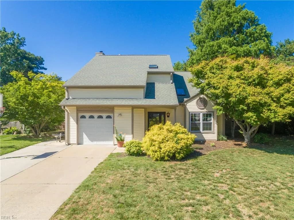 105 Kyle CIR, YORKTOWN VA 23693 - Photo 2