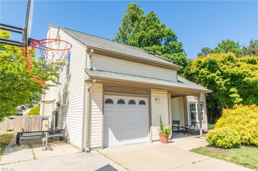 105 Kyle CIR, YORKTOWN VA 23693 - Photo 4