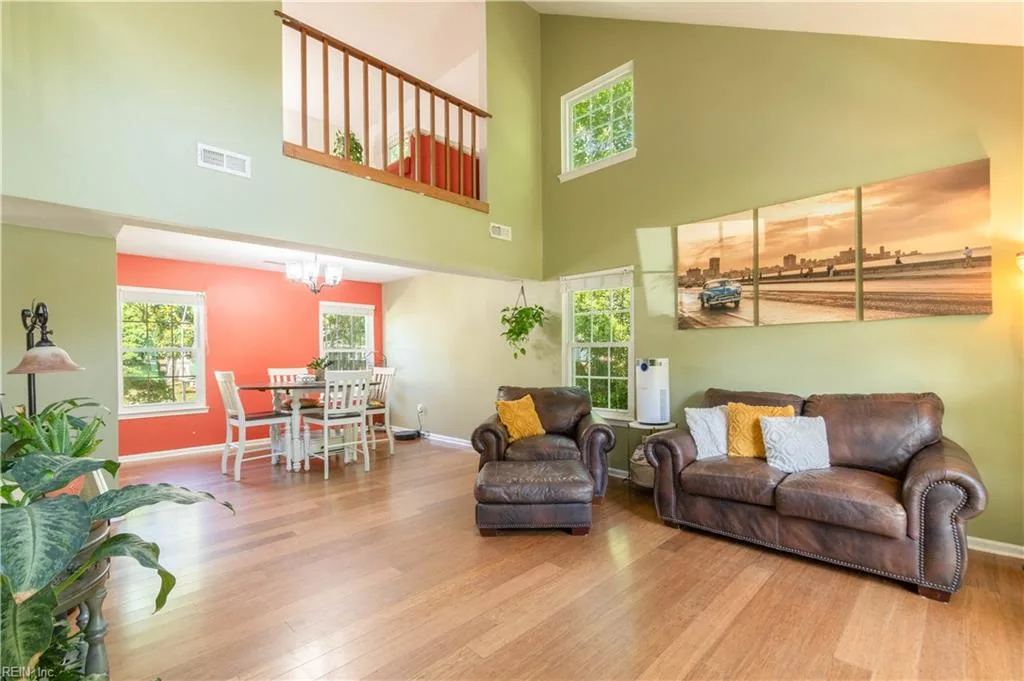 105 Kyle CIR, YORKTOWN VA 23693 - Photo 5
