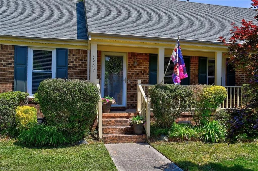 1329 Creekview Dr NONE, CHESAPEAKE VA 23321 - Photo 4