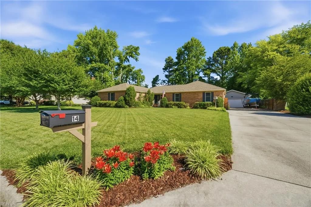 14 Valmoore DR, POQUOSON VA 23662 - Photo 2