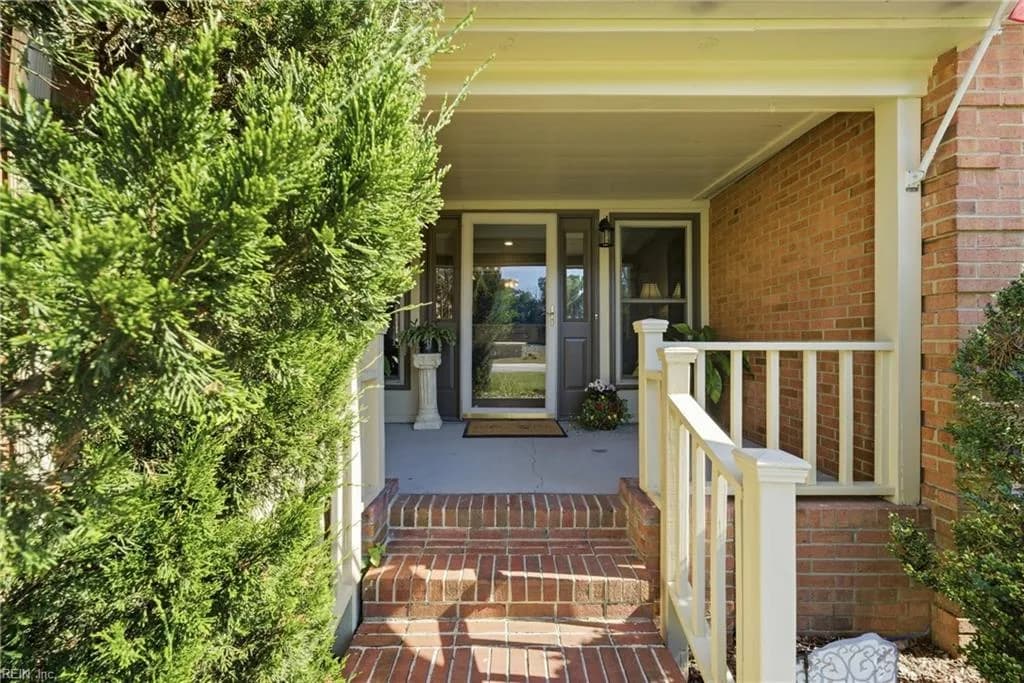 14 Valmoore DR, POQUOSON VA 23662 - Photo 4