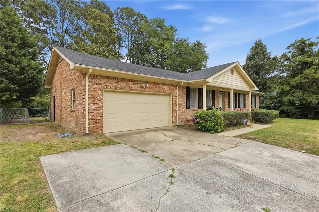 4113 Taylor RD, CHESAPEAKE VA 23321 - Photo 3
