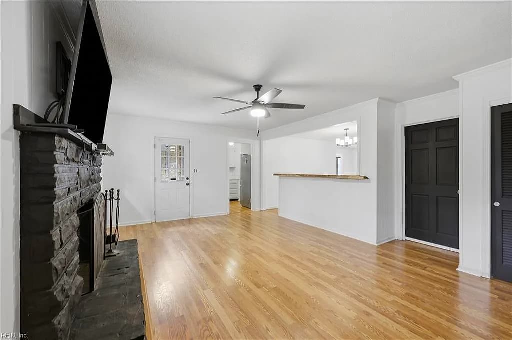 4113 Taylor RD, CHESAPEAKE VA 23321 - Photo 4