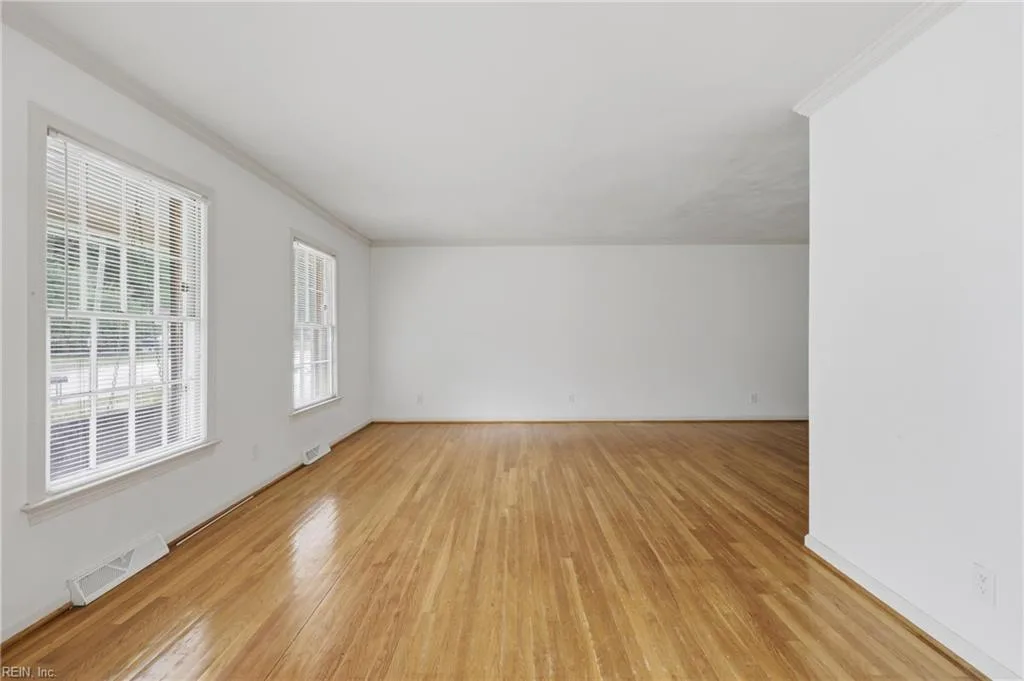 4113 Taylor RD, CHESAPEAKE VA 23321 - Photo 5
