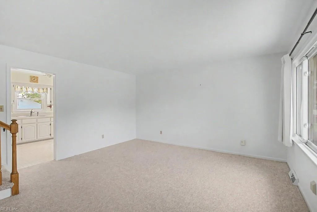 131 Madrid DR, HAMPTON VA 23669 - Photo 4