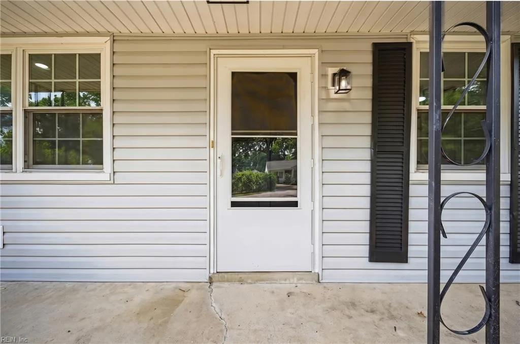 3904 Old Farm RD, PORTSMOUTH VA 23703 - Photo 4