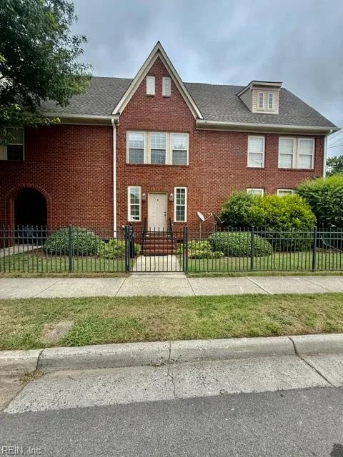 200 Maple AVE #B, NORFOLK VA 23503