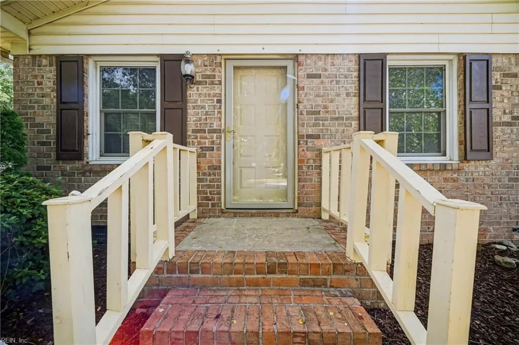 2917 Stratford DR, CHESAPEAKE VA 23321 - Photo 2