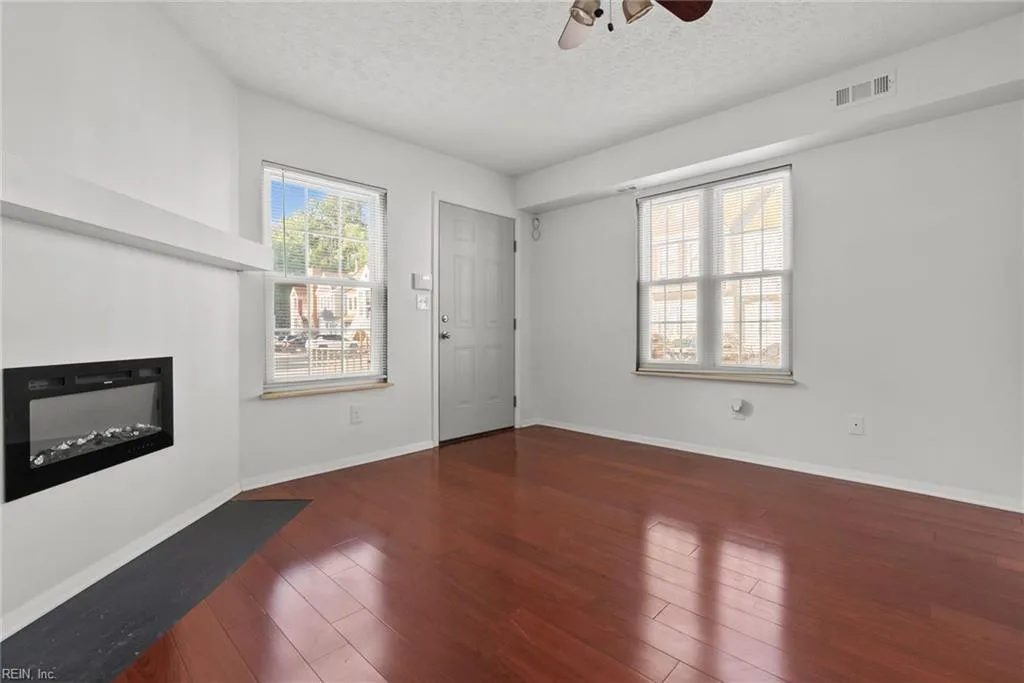 437 Lester RD ##2, NEWPORTNEWS VA 23601 - Photo 4