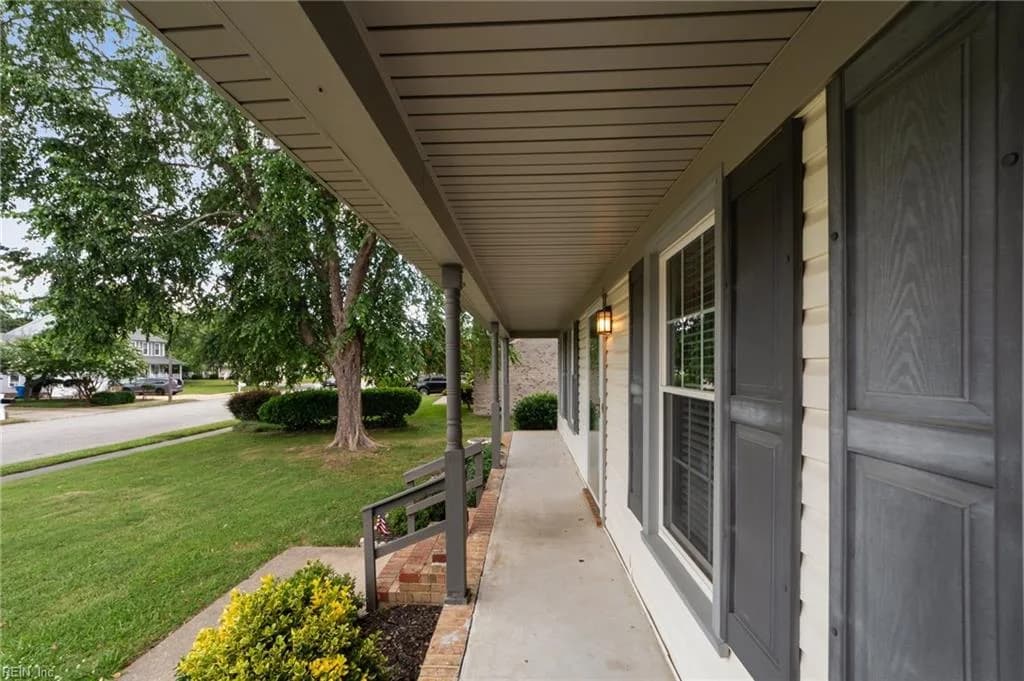 435 Currituck DR, CHESAPEAKE VA 23322 - Photo 3