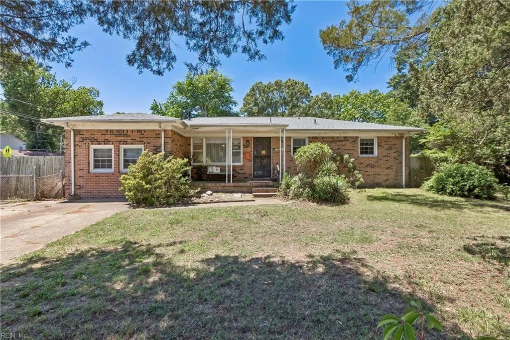 2403 Kennon AVE, NORFOLK VA 23513 - Photo 2
