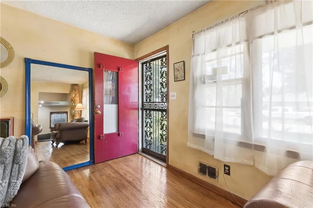 2403 Kennon AVE, NORFOLK VA 23513 - Photo 3