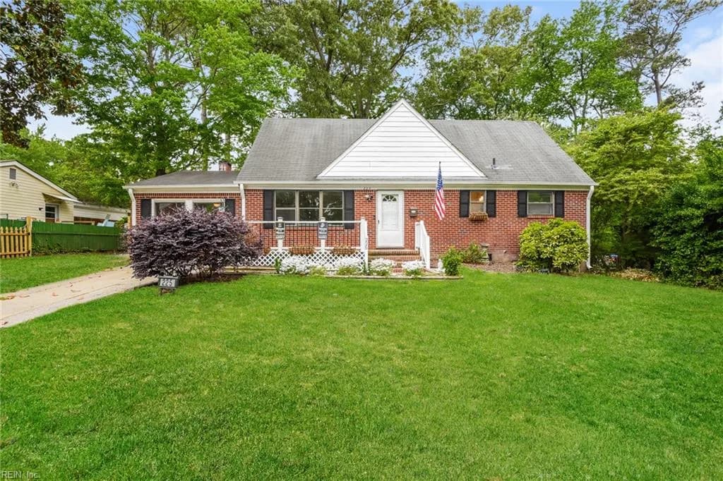 225 Thomas Nelson LN, WILLIAMSBURG VA 23185 - Photo 2