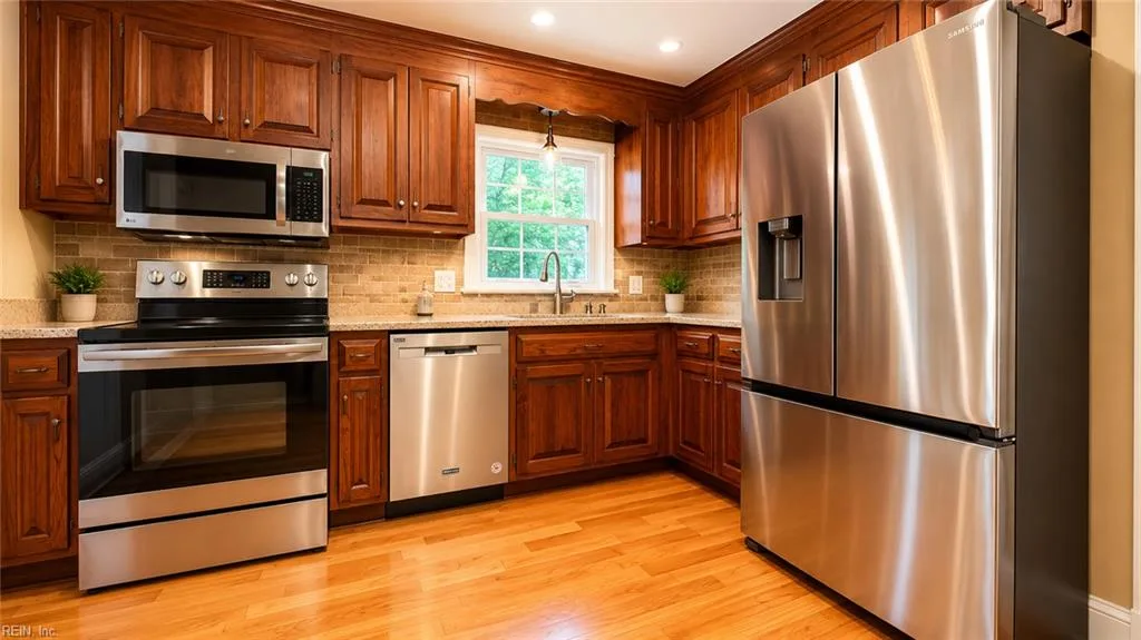 840 Moyer RD, NEWPORTNEWS VA 23608 - Photo 4