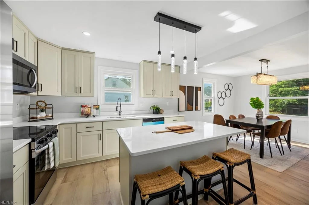22 Fairview CIR S, PORTSMOUTH VA 23702
