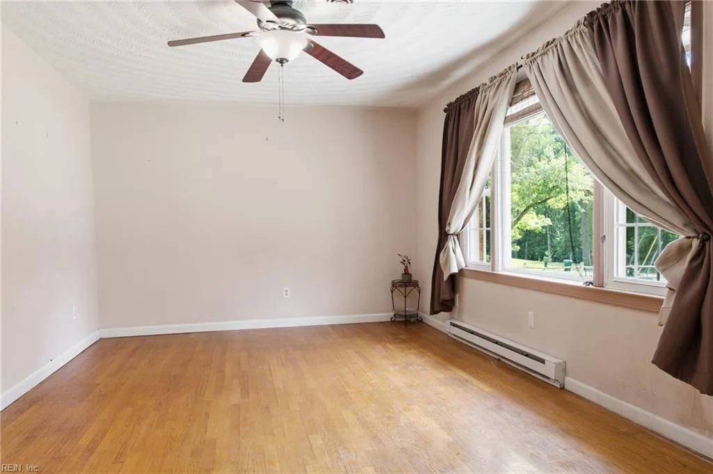 210 Beechwood DR, SUFFOLK VA 23434 - Photo 4