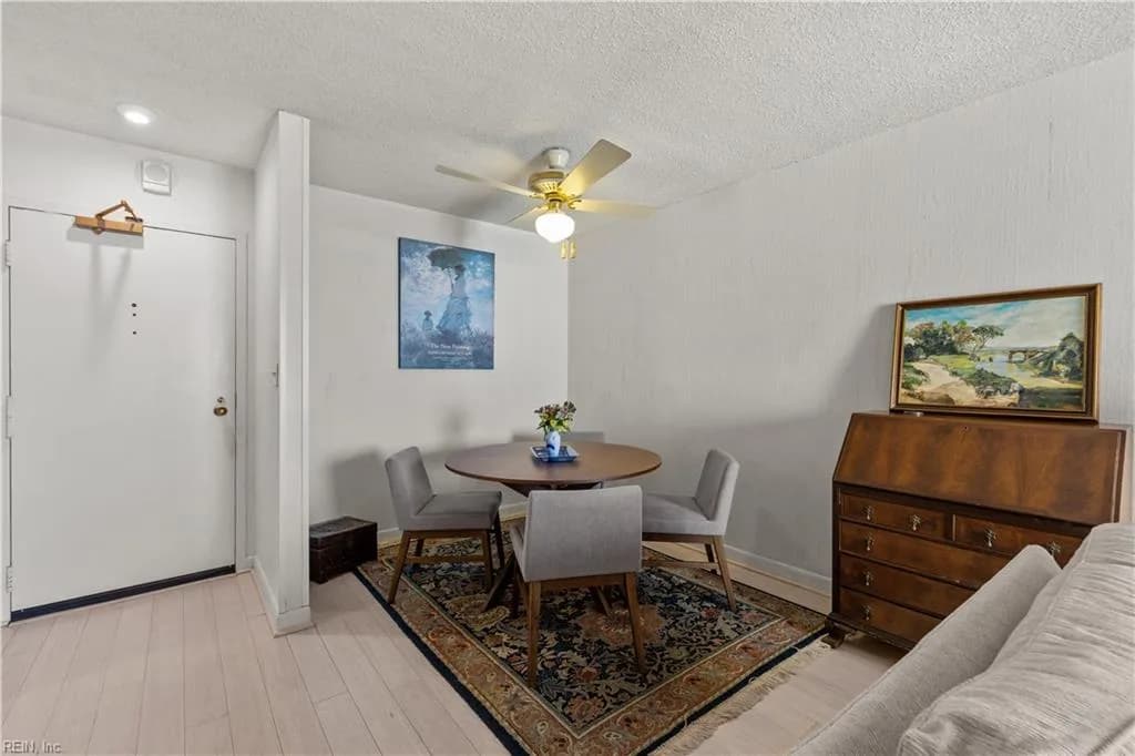 3288 Page AVE #909, VIRGINIABEACH VA 23451 - Photo 5
