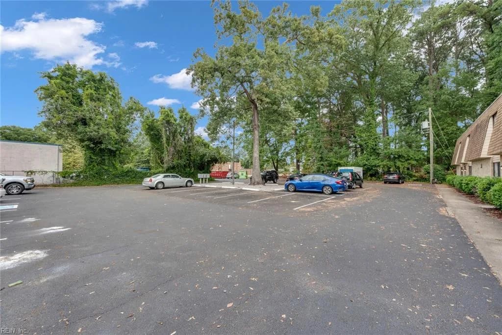 1535 Johnstons RD #302, NORFOLK VA 23518 - Photo 2