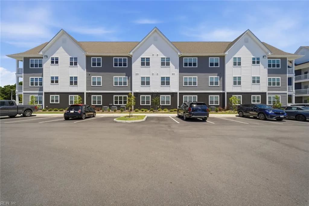 1728 Vankar DR #104, VIRGINIABEACH VA 23456 - Photo 2