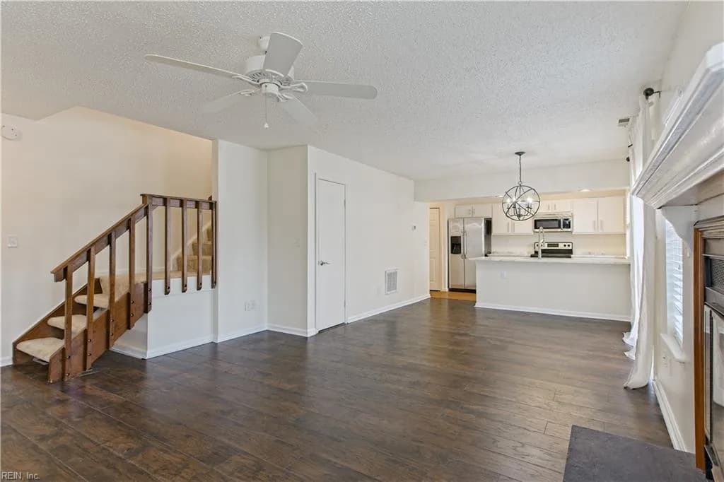 111 Castilian DR, VIRGINIABEACH VA 23462 - Photo 3