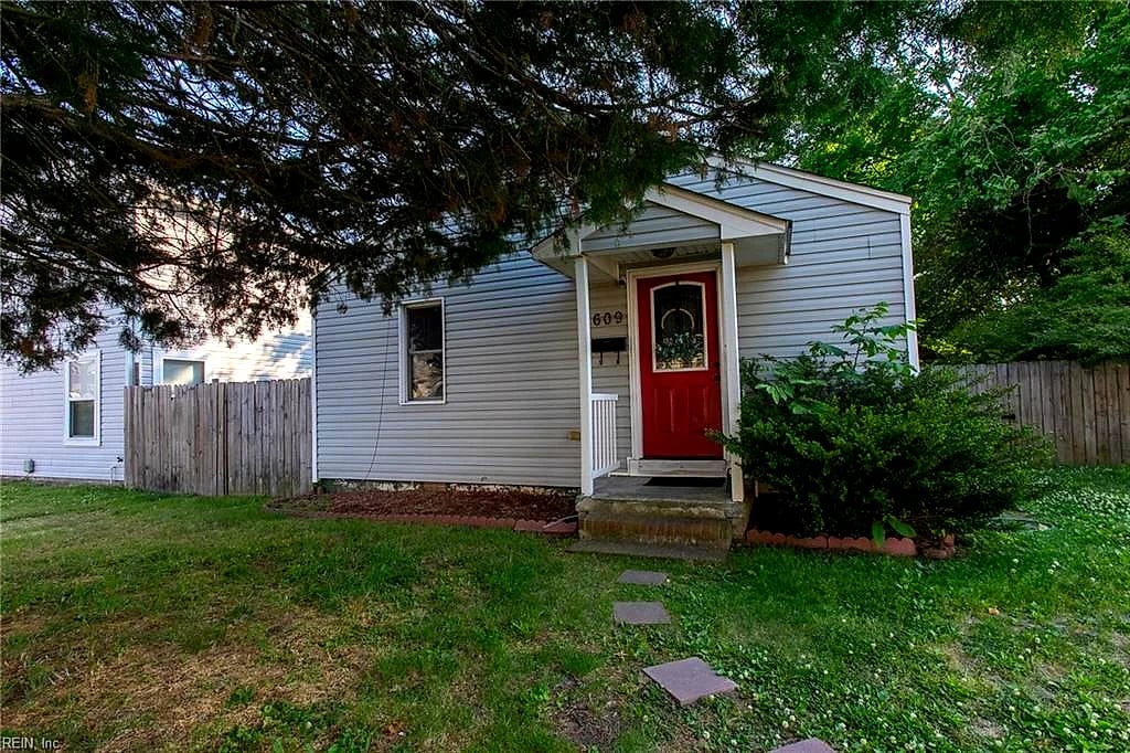 609 Allen ST, Hampton — 3 bed Residential, 900 sqft