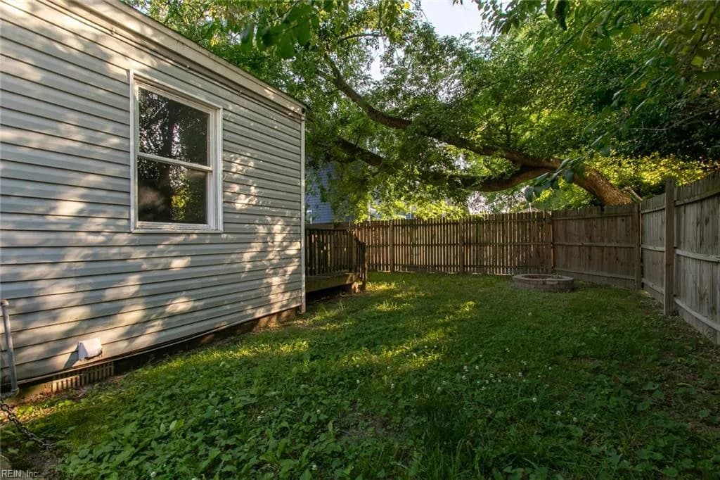 609 Allen ST, HAMPTON VA 23669 - Photo 5