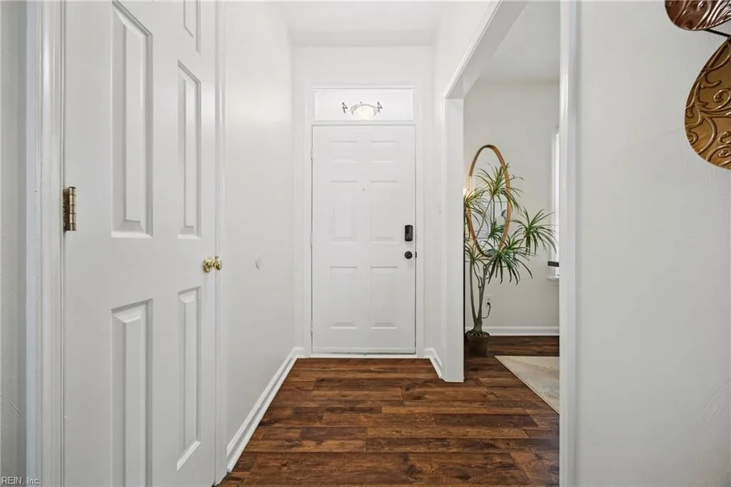 444 Fleming CIR, CHESAPEAKE VA 23323 - Photo 4