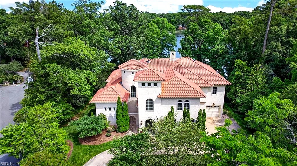 3840 Little Neck PT, Virginia Beach — 4 bed Residential, 5,988 sqft